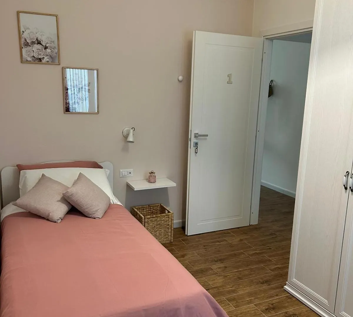 Mavi Rooms San Gavino Monreale Vendégház